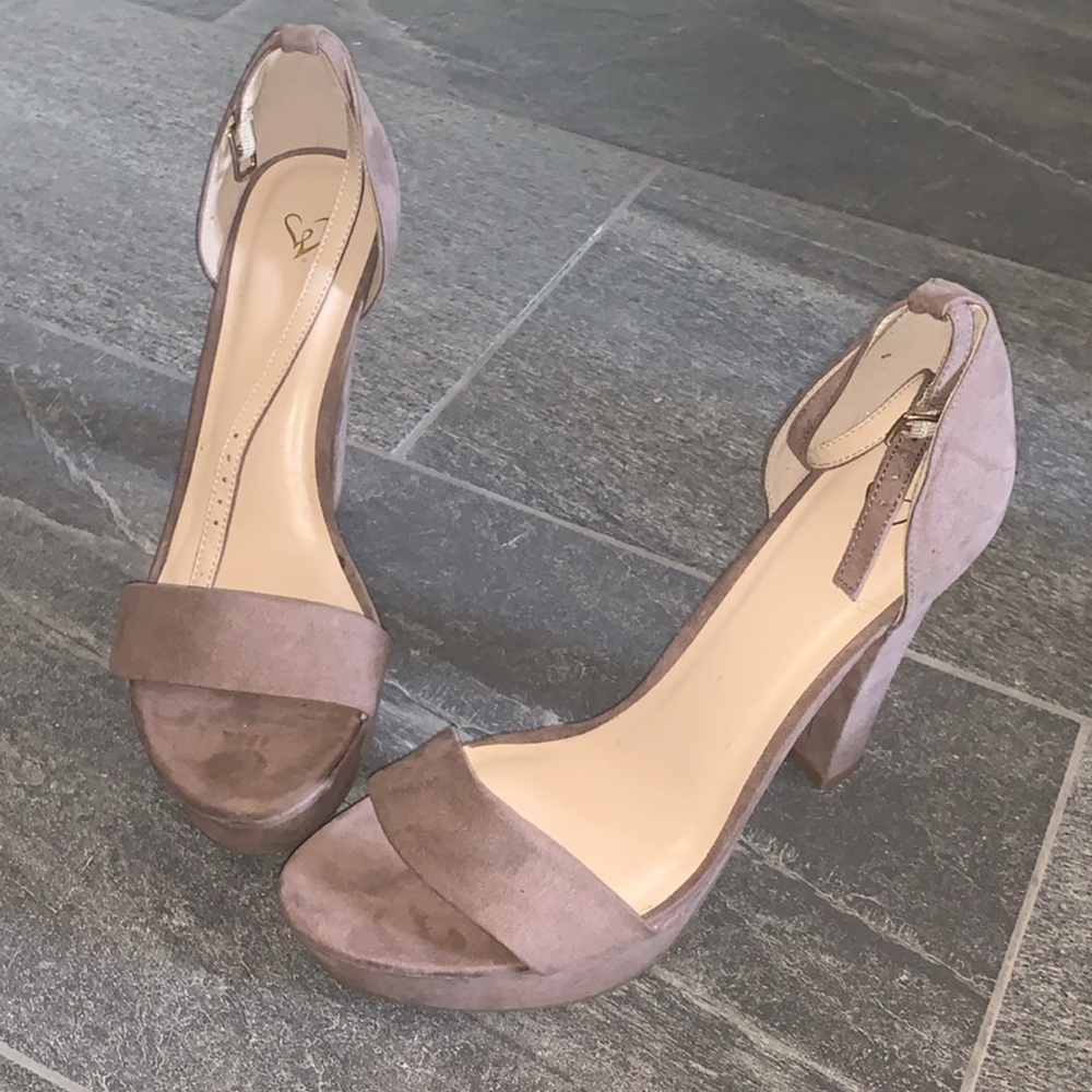 These are a size 10 heels